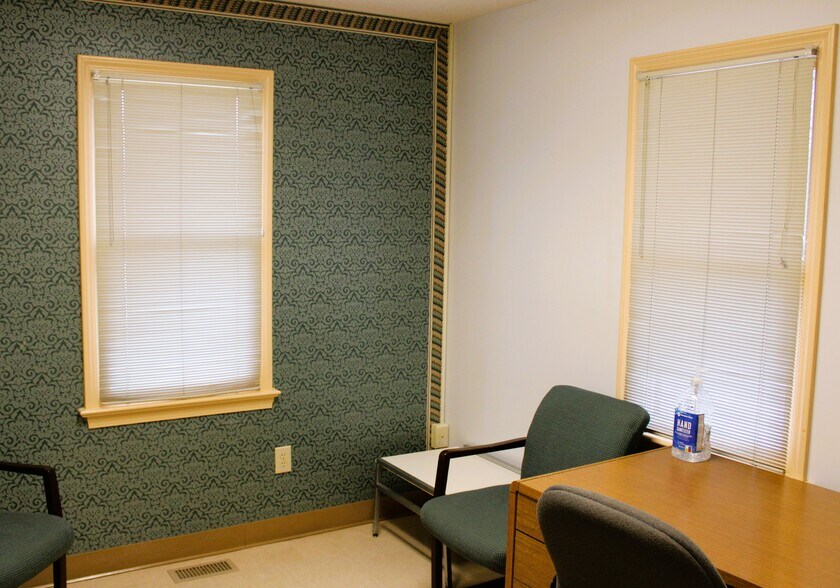 More Photos Of 280 General Daniel Ave N, Danielsville Medical For Lease