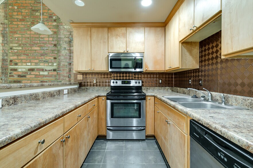 More Photos Of 712 Grove Ave, Petersburg Apartments For Sale