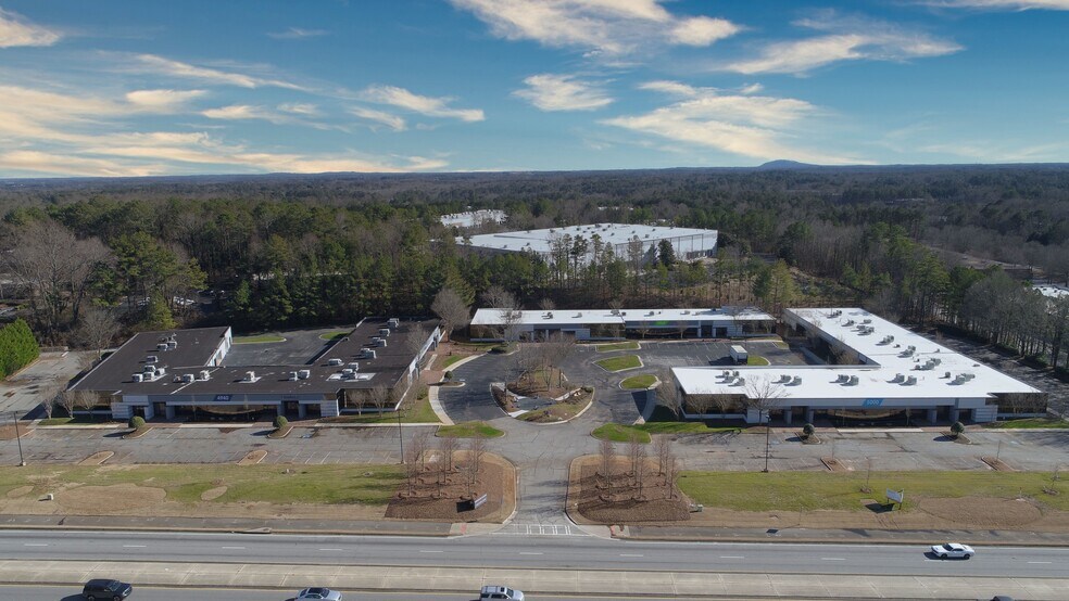 More Photos Of 4940 Peachtree Industrial Blvd, Norcross Unknown For Lease