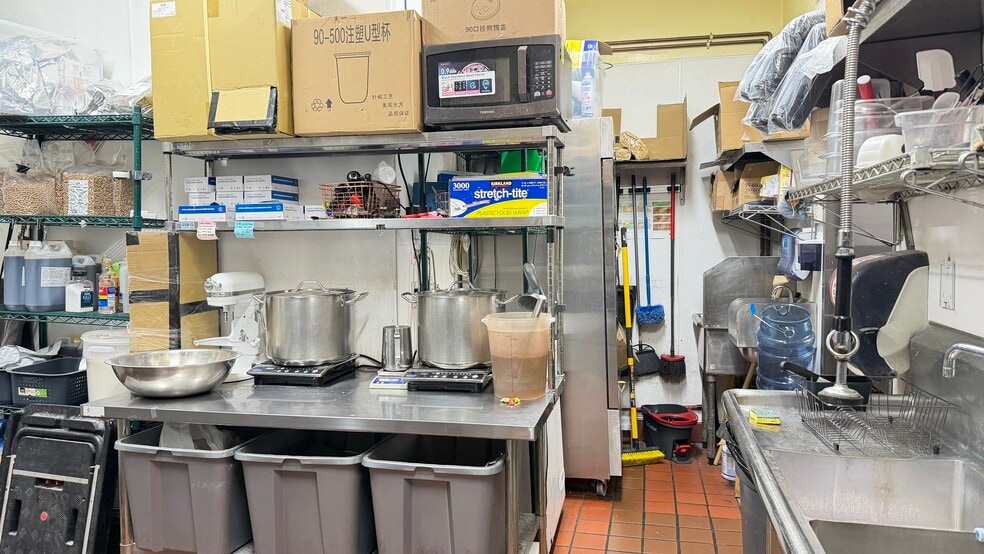 More Photos Of 19 S Fair Oaks Ave, Pasadena Restaurant For Lease