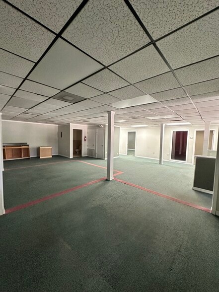 More Photos Of 1102-1132 E Semoran Blvd, Apopka Office For Lease