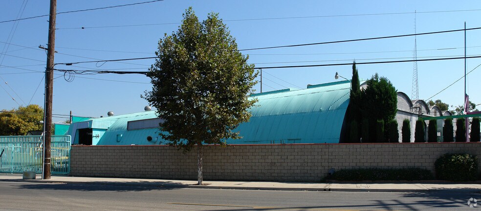 More Photos Of 800-808 E Washington Ave, Santa Ana Warehouse For Sale