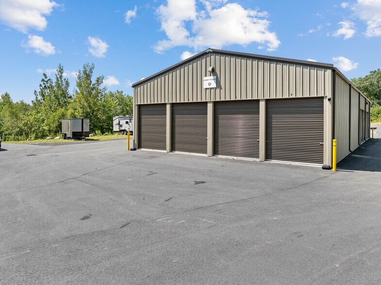 More Photos Of 30 Waterford Pl, Laconia Self Storage For Sale