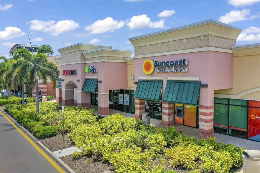 More Photos Of 10580 Colonial Blvd, Fort Myers Storefront Retail Office For Lease