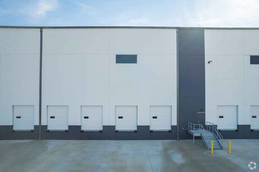 More Photos Of 520 Logistics Dr, Wellford Industrial For Lease