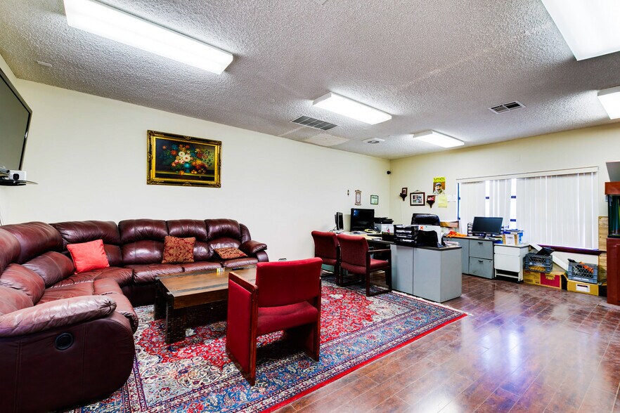 More Photos Of 1520 E Palmdale Blvd, Palmdale Carwash For Sale