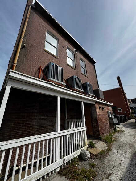 More Photos Of 1100 Main St, Newberry Restaurant For Sale