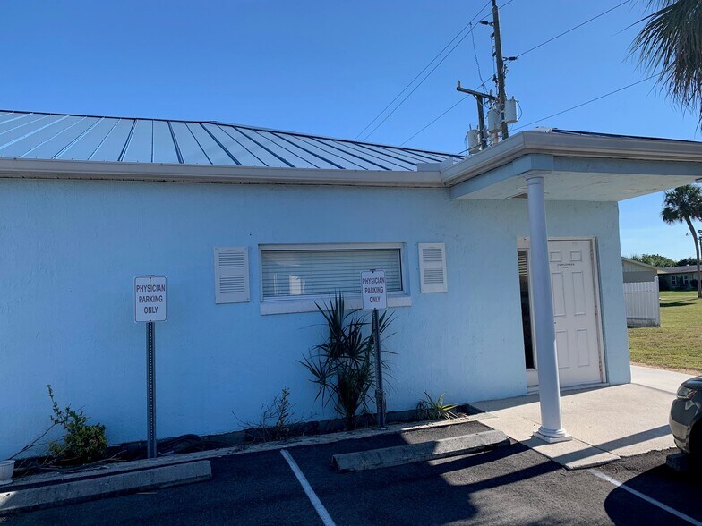 More Photos Of 3221 Tamiami Trl, Port Charlotte Medical For Lease