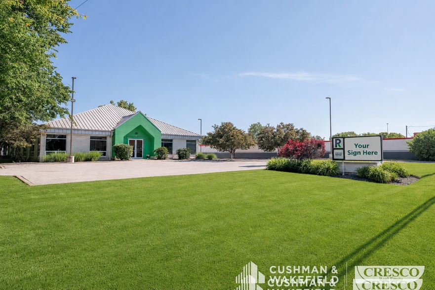 Primary Photo Of 23701 Miles Rd, Warrensville Heights Office For Sale