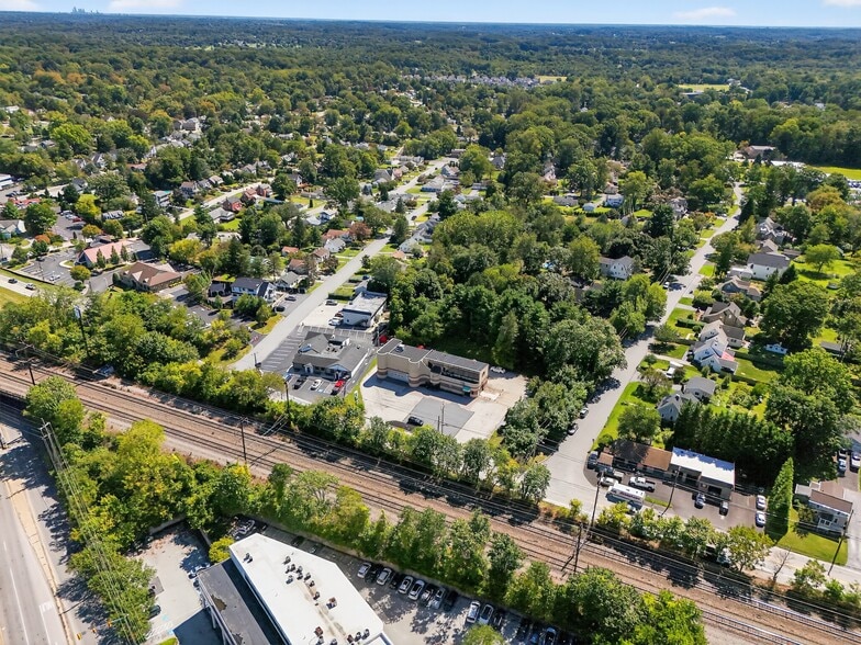 More Photos Of 514 E King Rd, Malvern Storefront Retail Office For Sale
