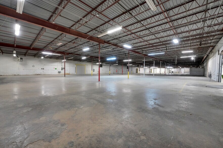 More Photos Of 1900 Buford Hwy, Duluth Warehouse For Lease