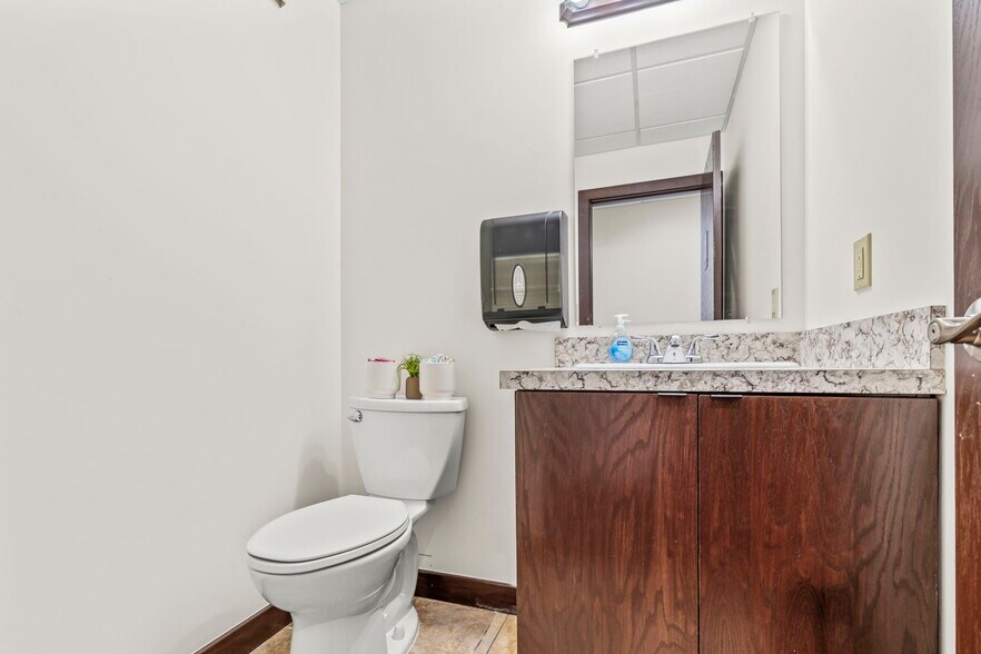 More Photos Of 73 E Wilson Bridge Rd, Worthington Office For Sale