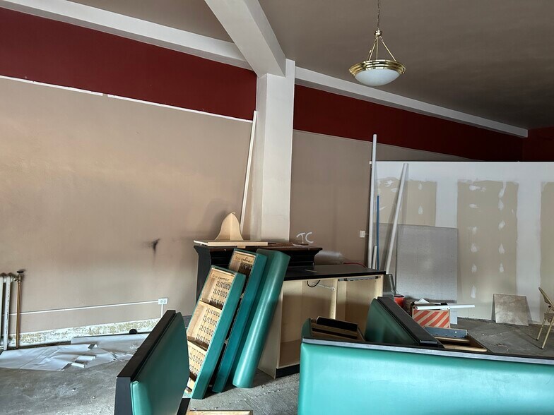 More Photos Of 4 Market St, Lockport Medical For Lease