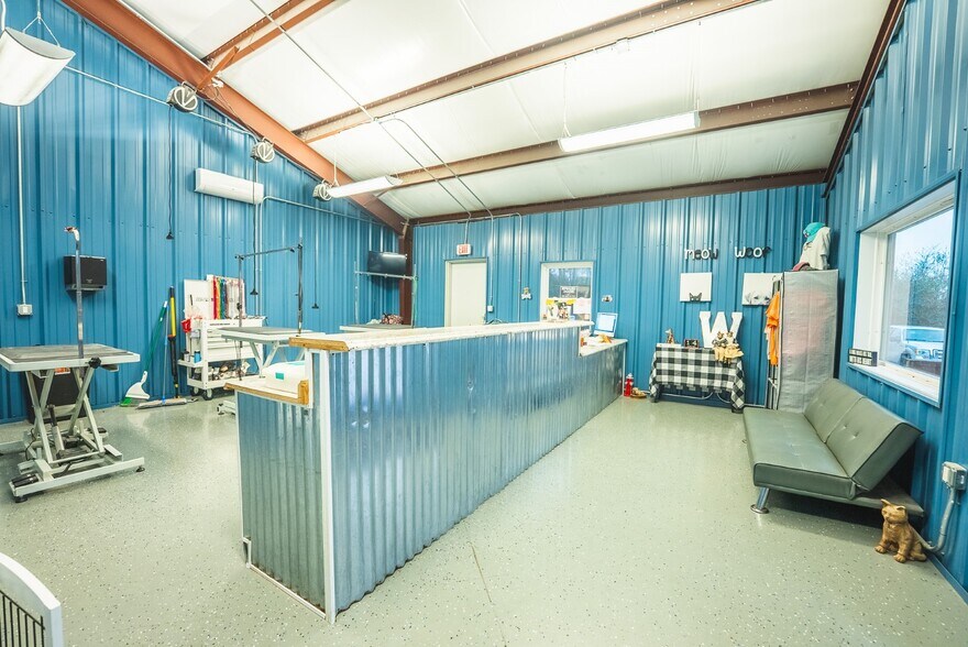 More Photos Of 19462 Lee Hwy, Abingdon General Retail For Sale