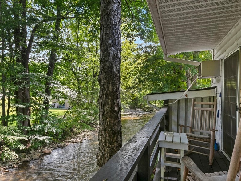 More Photos Of 2474 Soco Rd, Maggie Valley Hotel For Sale