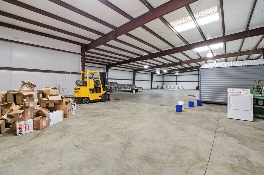 More Photos Of 2124 Hamilton St, Dalton Research And Development For Sale