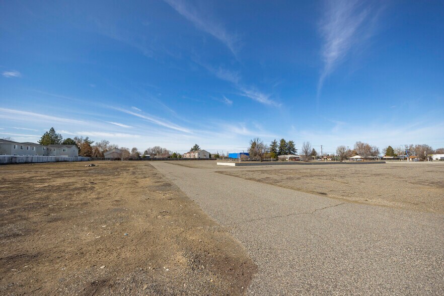 More Photos Of 5705 W Clearwater Ave, Kennewick Land For Sale
