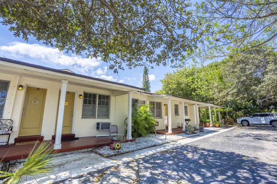 More Photos Of 325 NW Spanish River Blvd, Boca Raton Apartments For Sale