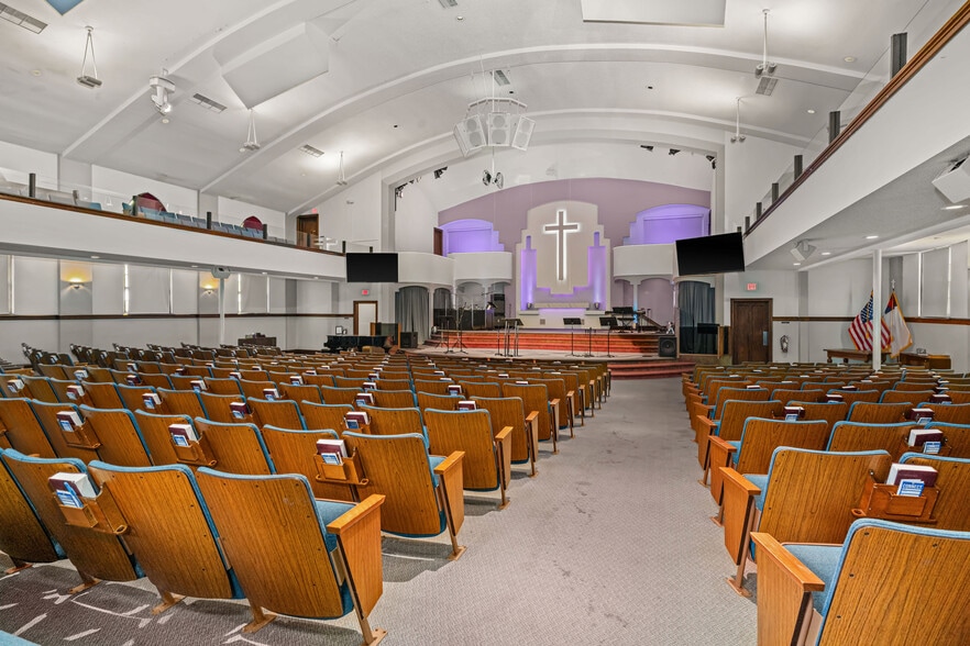 More Photos Of 1515 W Superior St, Duluth Religious Facility For Sale