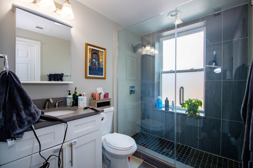 More Photos Of 3751-3759 N Western Ave, Chicago Multifamily For Sale