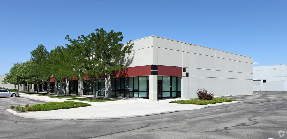 Primary Photo Of 9941-9955 Emerald St, Boise Light Distribution For Lease