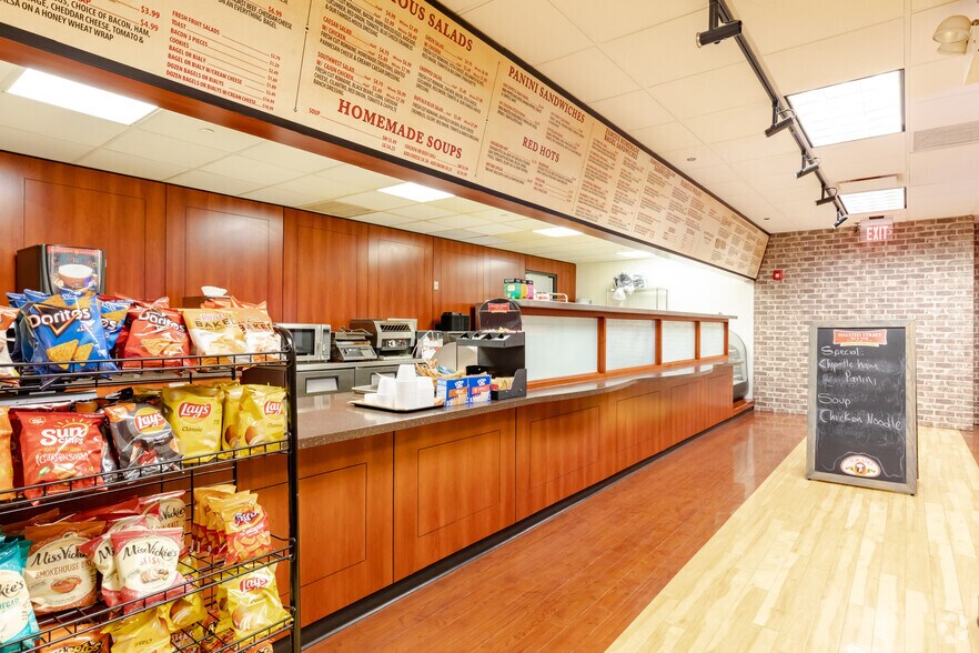 More Photos Of 1751 W Diehl Rd, Naperville Office For Lease