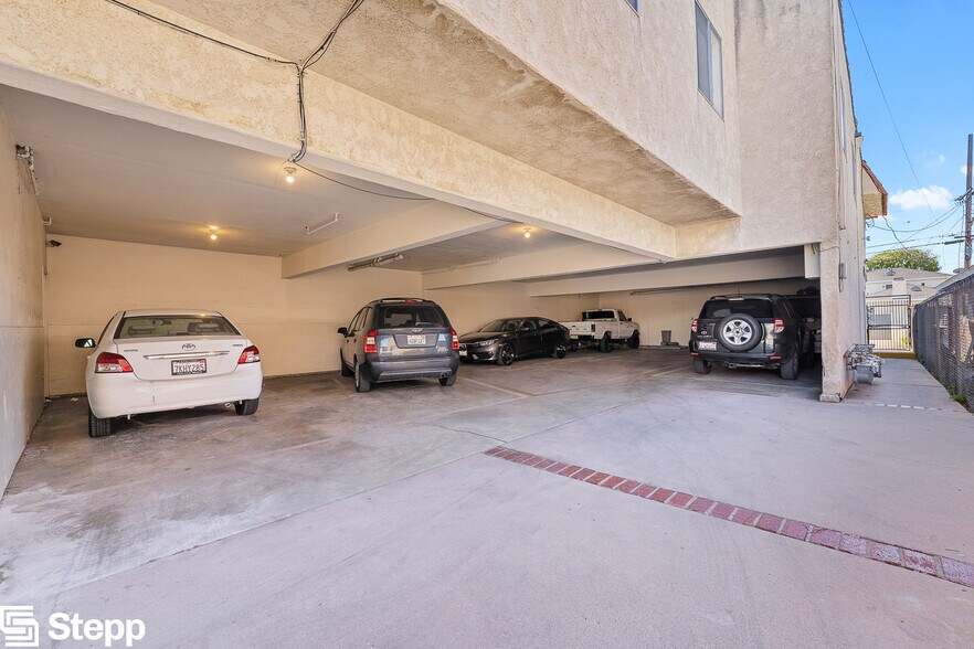 More Photos Of 560 W 4th St, San Pedro Apartments For Sale