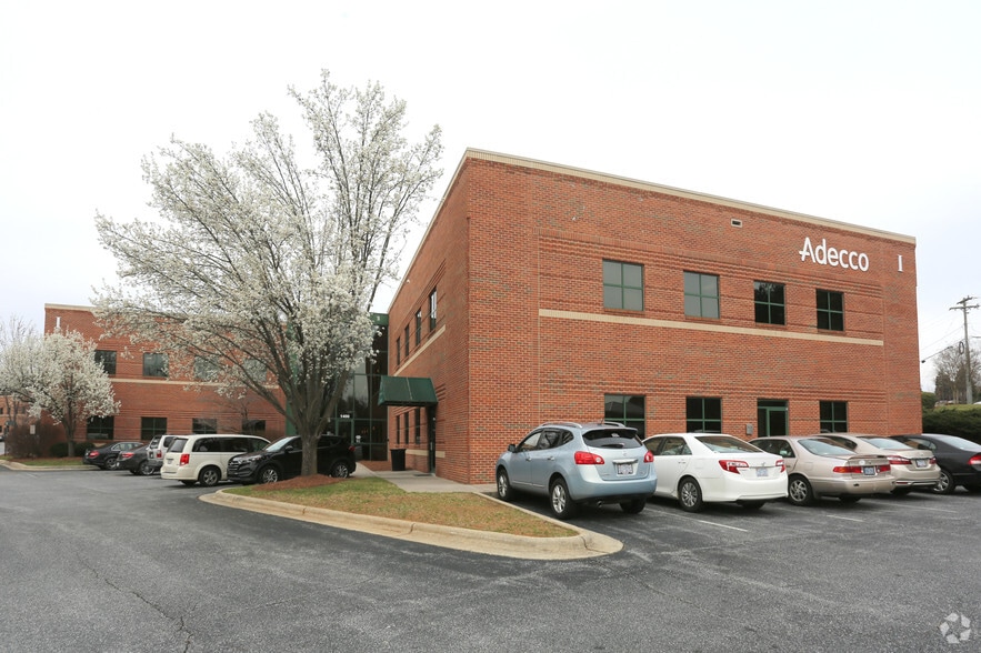 More Photos Of 1400 Westgate Center Dr, Winston-Salem Medical For Lease