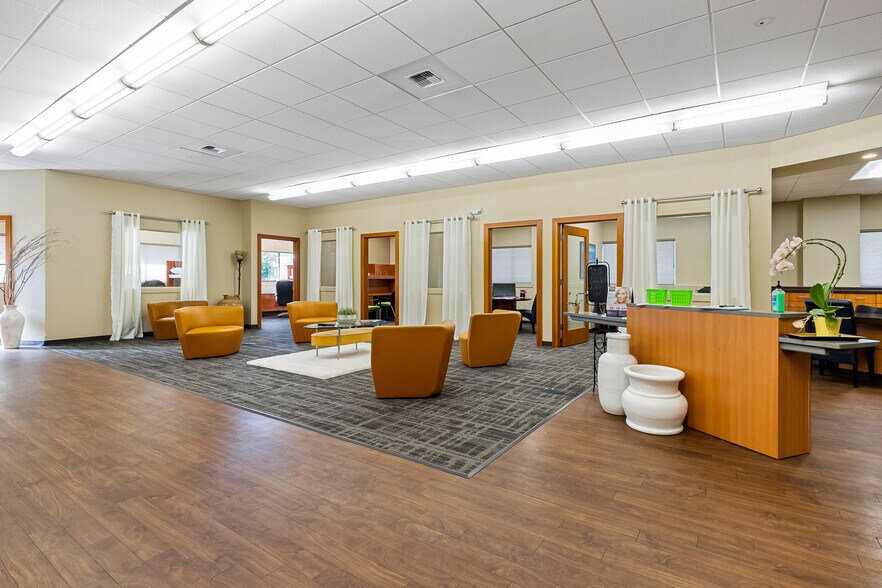 More Photos Of 1501 Cornwall Ave, Bellingham Bank For Sale