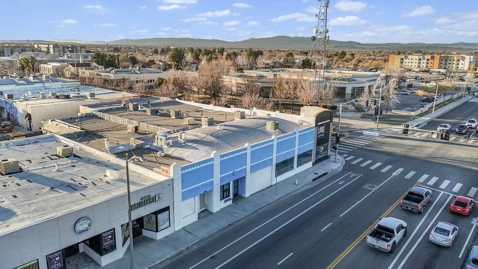 More Photos Of 500-510 W Lancaster Blvd, Lancaster Storefront For Sale