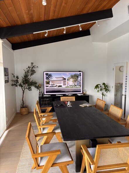 More Photos Of 800-850 Glenneyre St, Laguna Beach Office For Sale