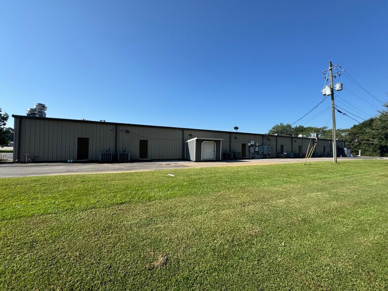 More Photos Of 4276 McCrary Rd, Semmes General Retail For Lease