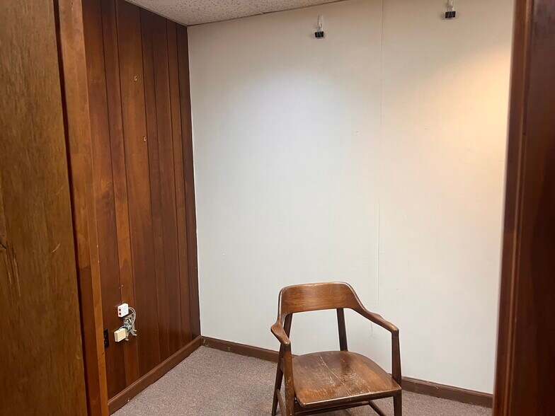 More Photos Of 309 N Main St, Salisbury Office Residential For Sale