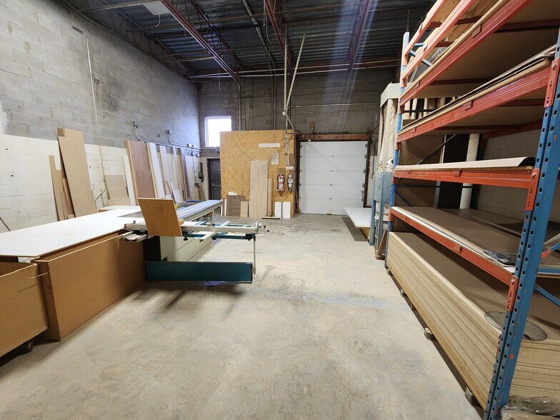 More Photos Of 644-824 Boul Du Curé-Boivin, Boisbriand Warehouse For Lease
