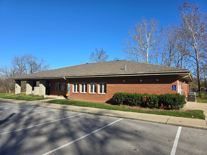 More Photos Of 2 Depot St, Greencastle Medical For Sale