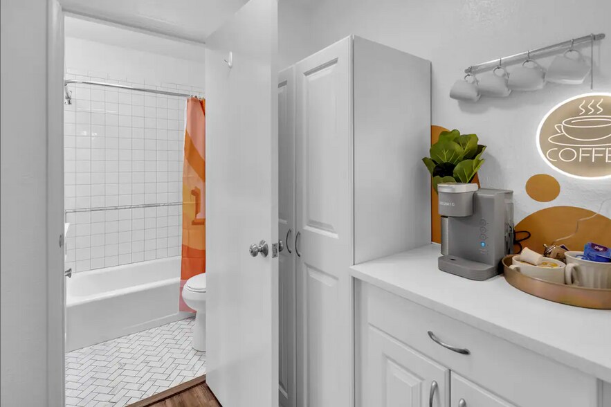 More Photos Of 120 Thoma St, Reno Storefront Retail Residential For Sale