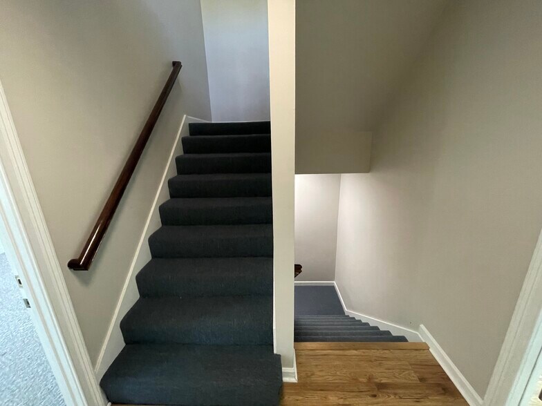 More Photos Of 1111 Cambridge Sq, Alpharetta Office Residential For Sale