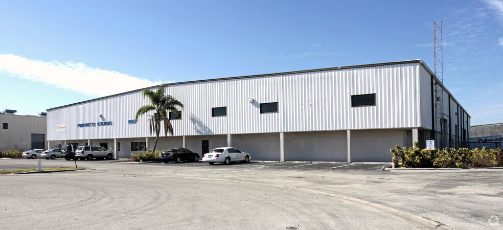 More Photos Of 6667 N 42nd Ter, Riviera Beach Warehouse For Lease