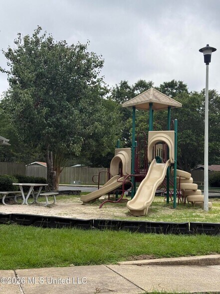More Photos Of 2403 Eden St, Pascagoula Apartments For Sale
