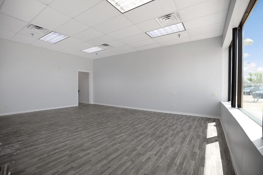 More Photos Of 600 S Main St, Elkhart Office For Lease