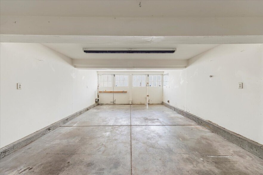 More Photos Of 2857 Ford St, Oakland Multifamily For Sale