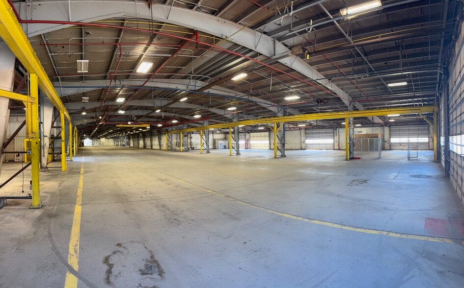 More Photos Of 701 Collins Rd, Elkhart Warehouse For Sale