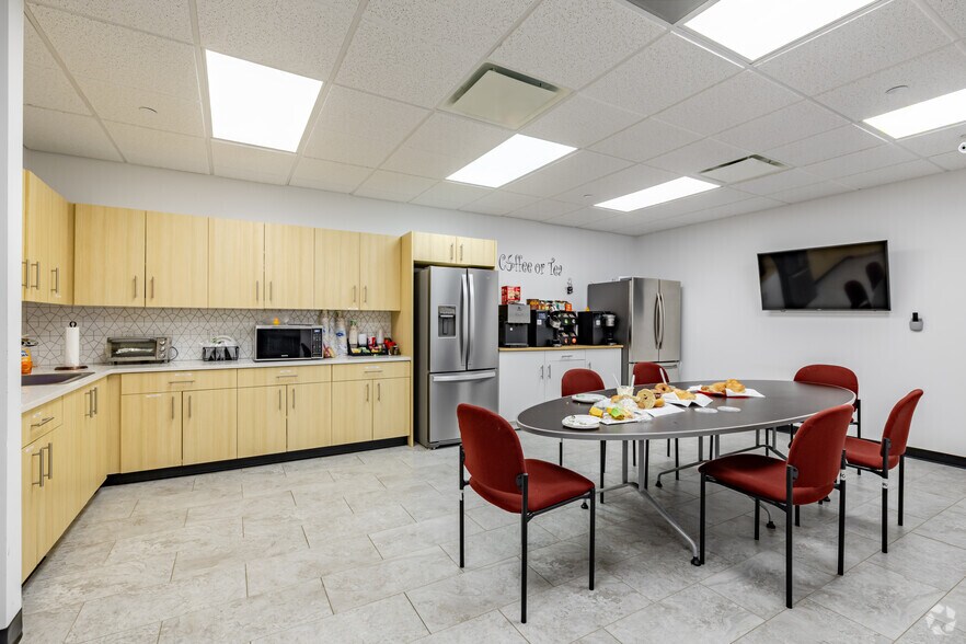 More Photos Of 611 River Dr, Elmwood Park Office For Sale