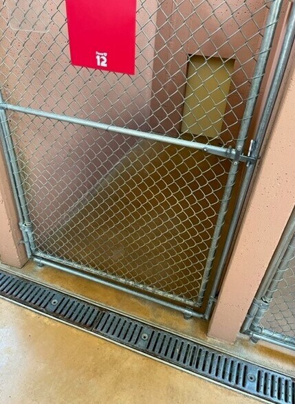 More Photos Of 3240 Briarfield Blvd, Maumee Veterinarian Kennel For Sale