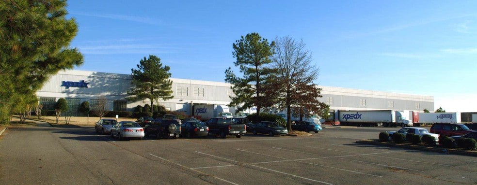 More Photos Of 4140 BF Goodrich, Memphis Distribution For Lease