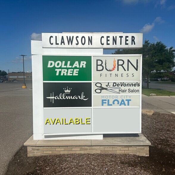 More Photos Of 1077-1255 W 14 Mile Rd, Clawson General Retail For Sale