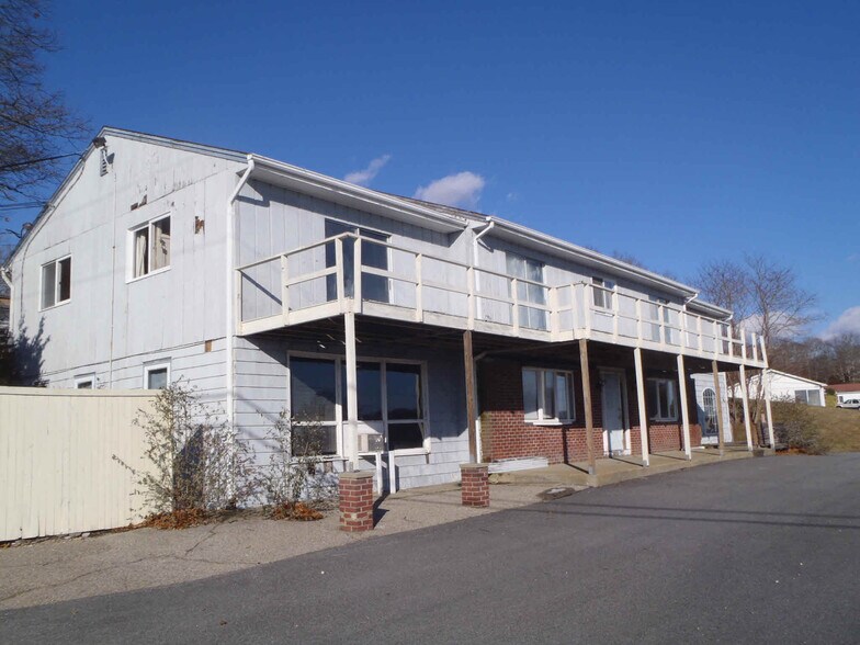 More Photos Of 5407 Post Rd, Charlestown Hotel For Sale