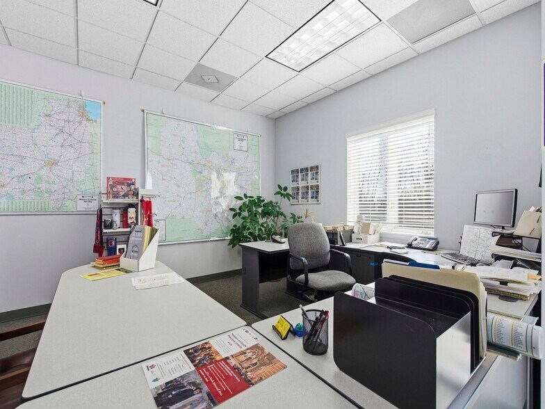 More Photos Of 6062 Lemay Ferry Rd, Saint Louis Warehouse For Sale