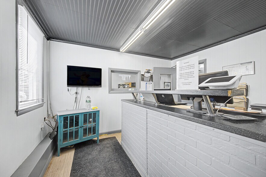 More Photos Of 298 Village St, Medway Warehouse For Sale