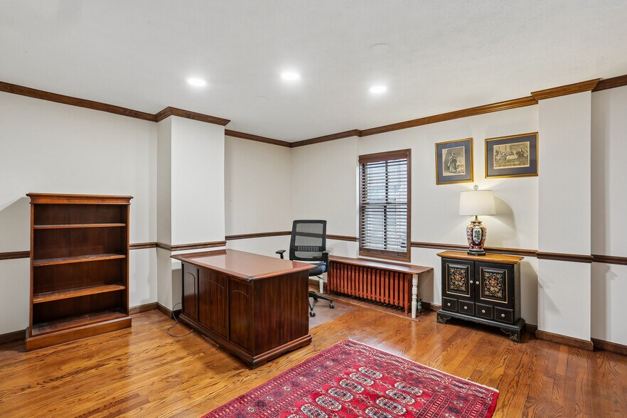 More Photos Of 101 S Washington St, Rockville Office For Sale